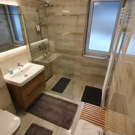 Penthouse Mineral B-4