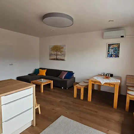 Penthouse Mineral B-4